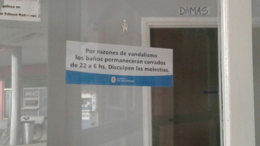 Decidieron el cierre de los ba�os de la terminal durante la noche