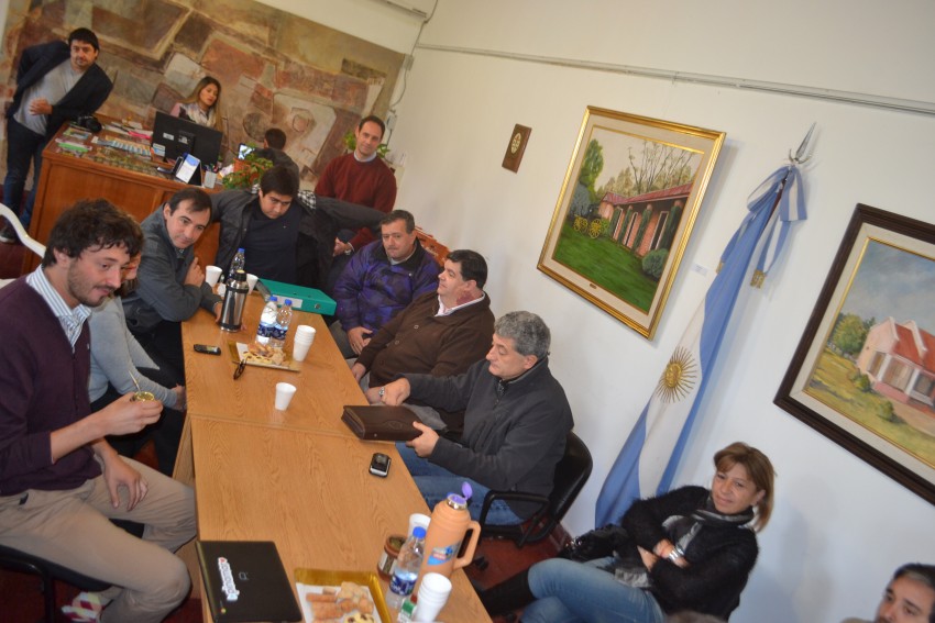 Santoro e intendentes de la regin buscaron soluciones al basural a ci