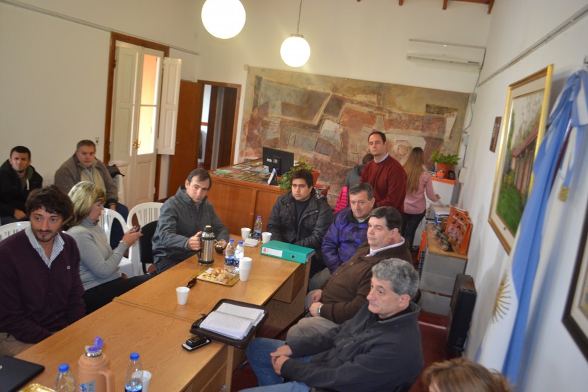 Santoro e intendentes de la regin buscaron soluciones al basural a ci