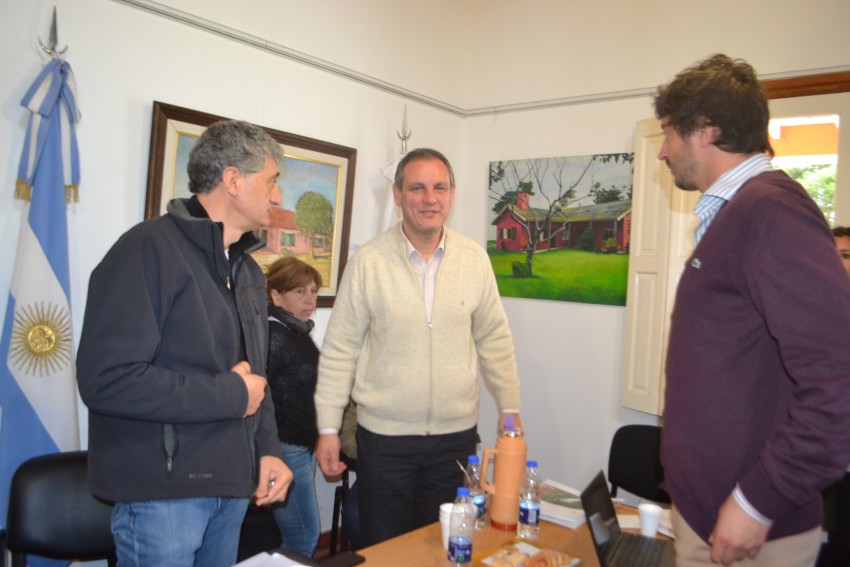 Santoro e intendentes de la regin buscaron soluciones al basural a ci