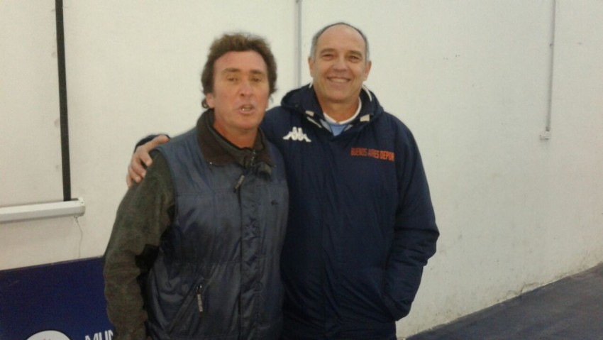 Comenz� la cl�nica de Handball a cargo de Carlos Palladino