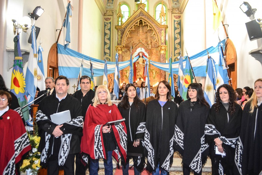 Masiva concurrencia al acto por el 25 de mayo