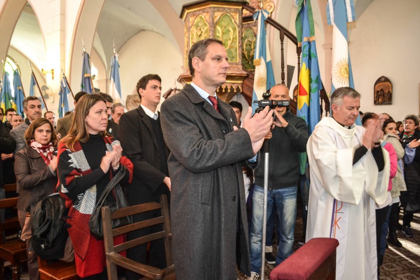 Masiva concurrencia al acto por el 25 de mayo