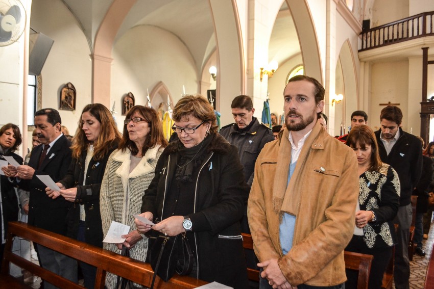 Masiva concurrencia al acto por el 25 de mayo