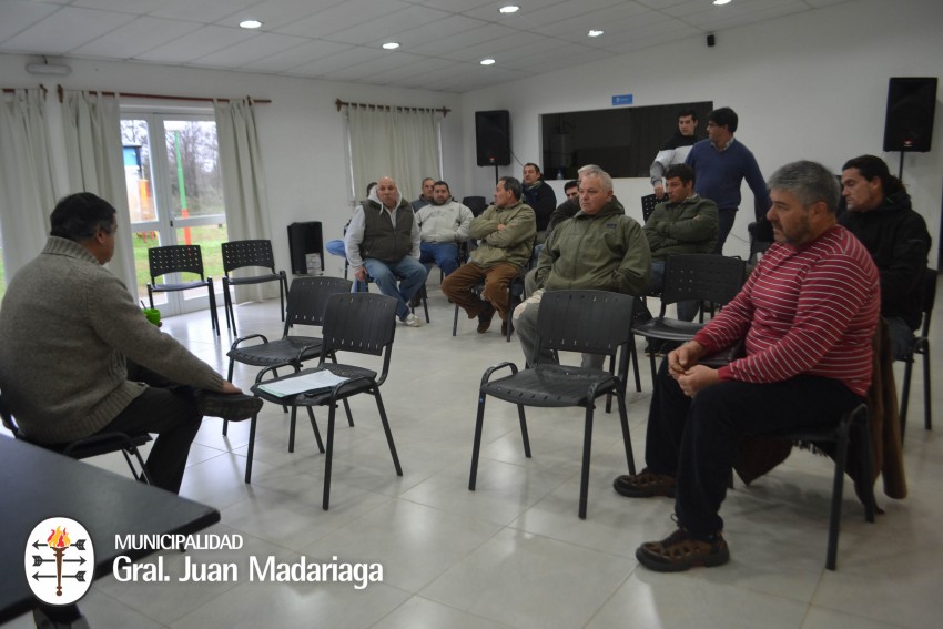 Con una excelente participacin de herreros y carpinteros se realiz l