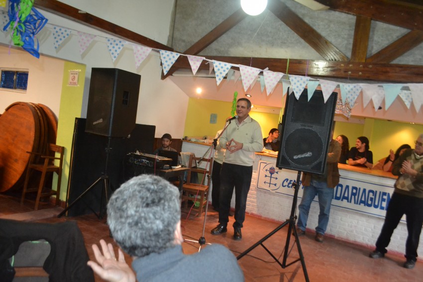 Santoro particip de un almuerzo organizado por madariaguenses en Vill