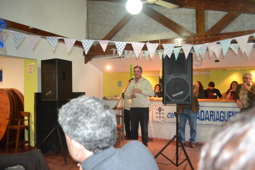 Santoro particip de un almuerzo organizado por madariaguenses en Vill