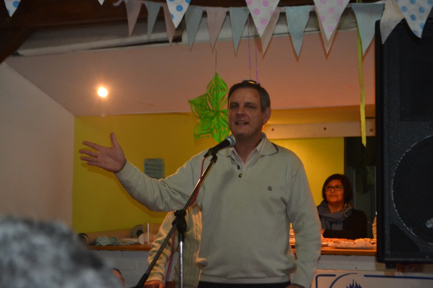 Santoro particip de un almuerzo organizado por madariaguenses en Vill