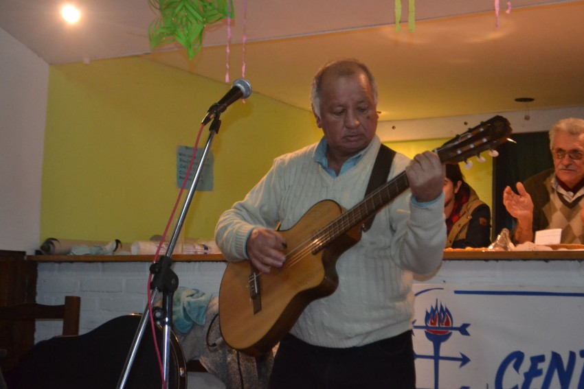 Santoro particip de un almuerzo organizado por madariaguenses en Vill