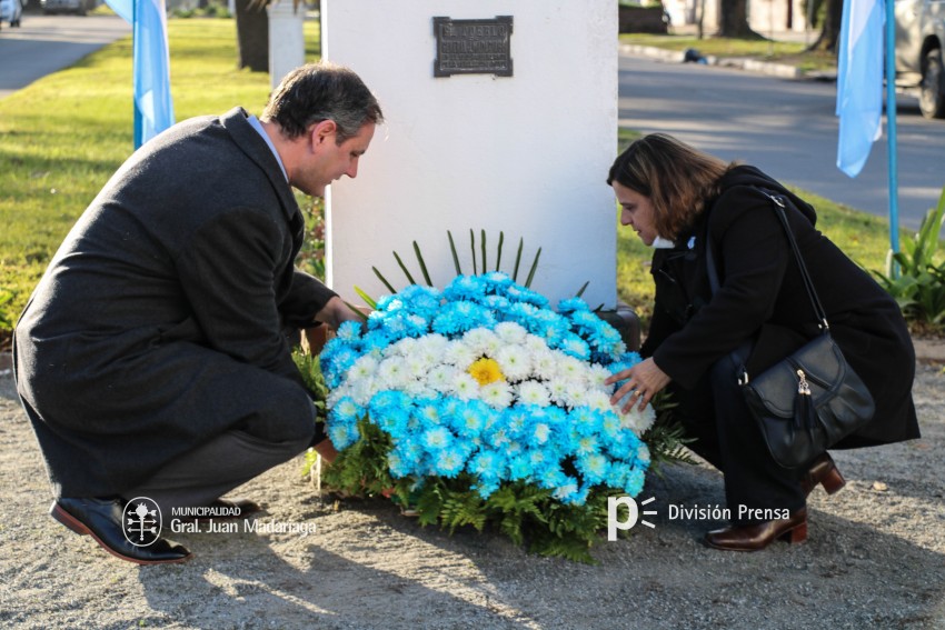 Alumnos prometieron lealtad a la bandera