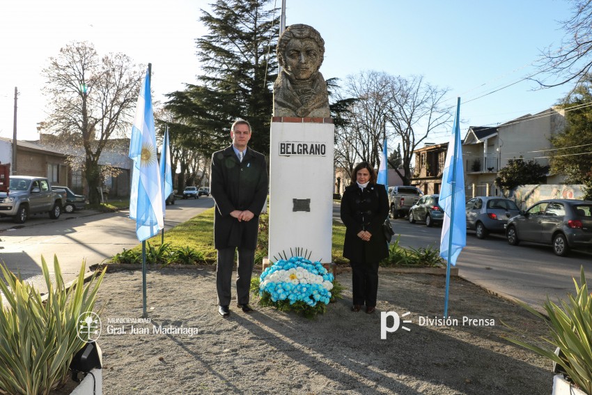 Alumnos prometieron lealtad a la bandera