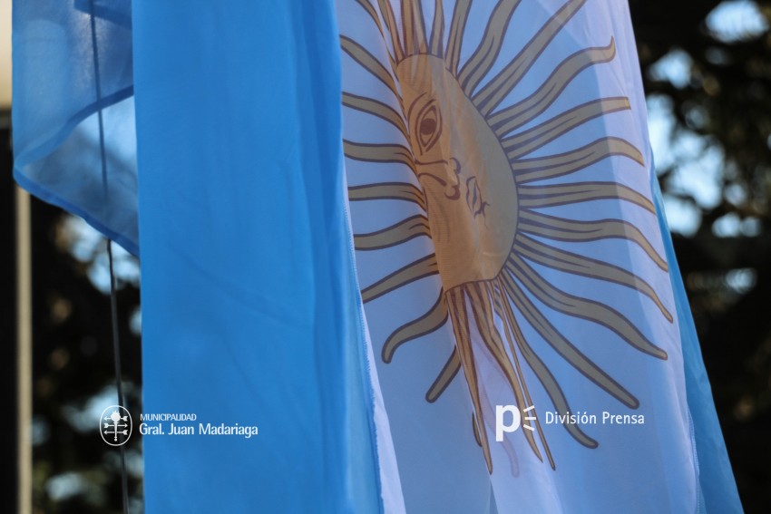 Alumnos prometieron lealtad a la bandera