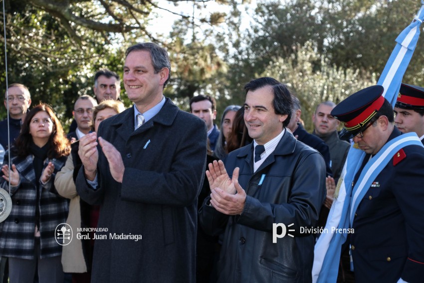 Alumnos prometieron lealtad a la bandera