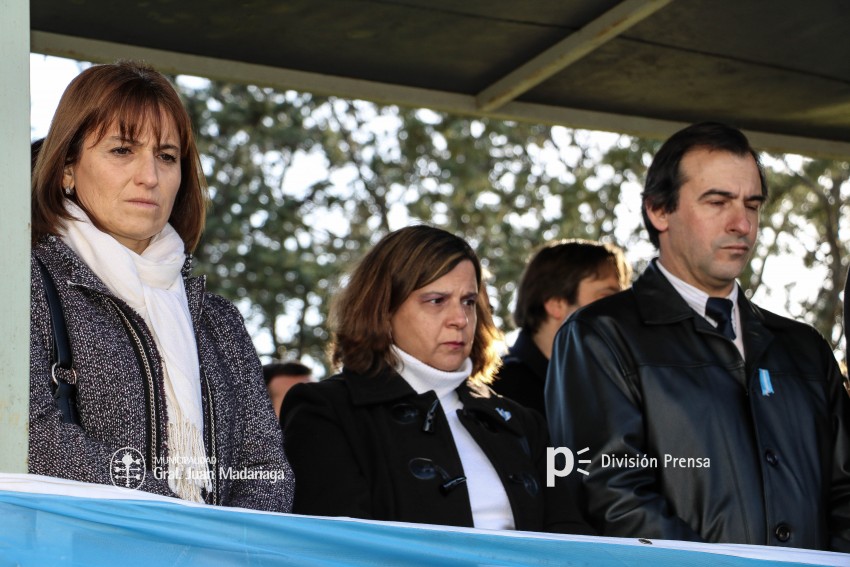 Alumnos prometieron lealtad a la bandera