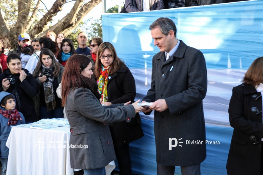 Alumnos prometieron lealtad a la bandera