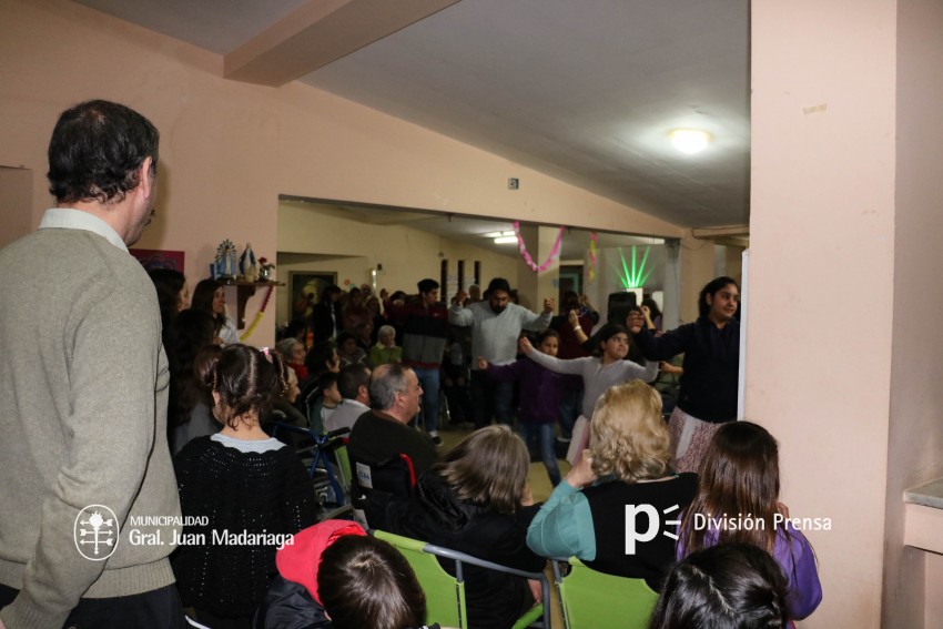 Autoridades municipales festejaron el da de la ancianidad con los abu