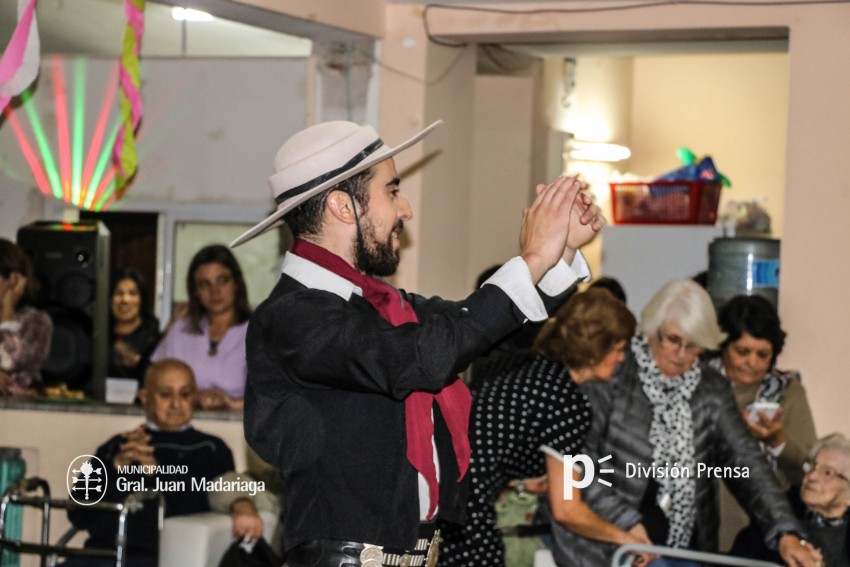 Autoridades municipales festejaron el da de la ancianidad con los abu