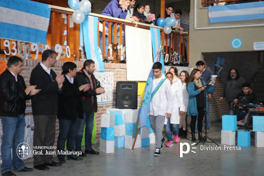 Santoro recorri la Unidad Acadmica Domingo Faustino Sarmiento y pa
