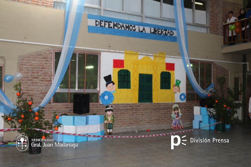 Santoro recorri la Unidad Acadmica Domingo Faustino Sarmiento y pa