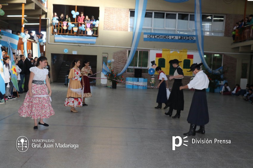 Santoro recorri la Unidad Acadmica Domingo Faustino Sarmiento y pa