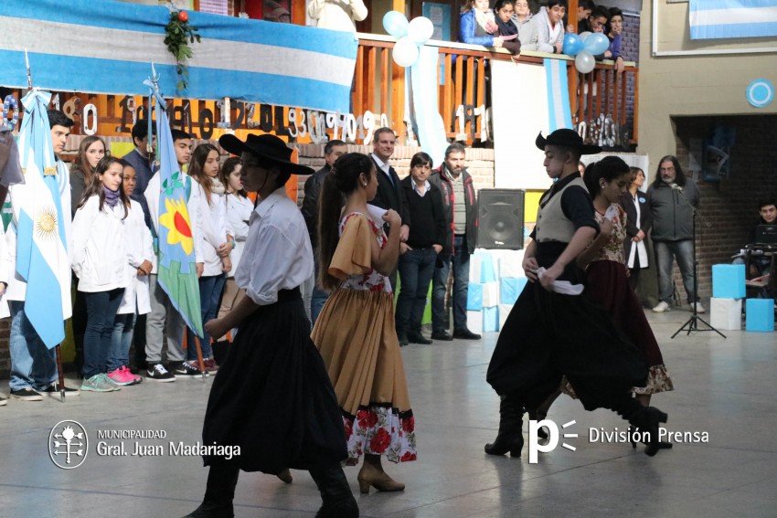 Santoro recorri la Unidad Acadmica Domingo Faustino Sarmiento y pa