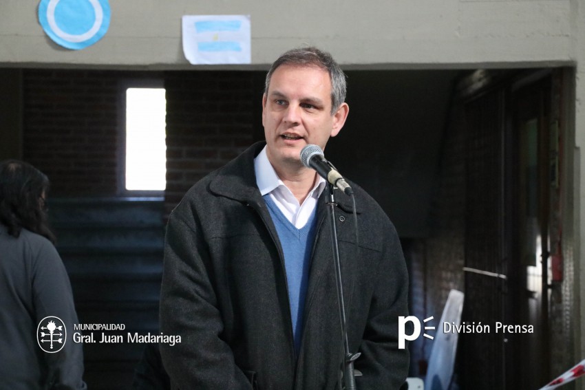 Santoro recorri la Unidad Acadmica Domingo Faustino Sarmiento y pa