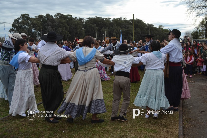 Los festejos del Bicentenario convocaron a miles de vecinos