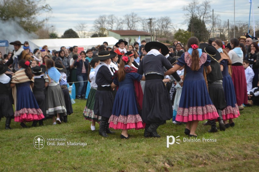 Los festejos del Bicentenario convocaron a miles de vecinos