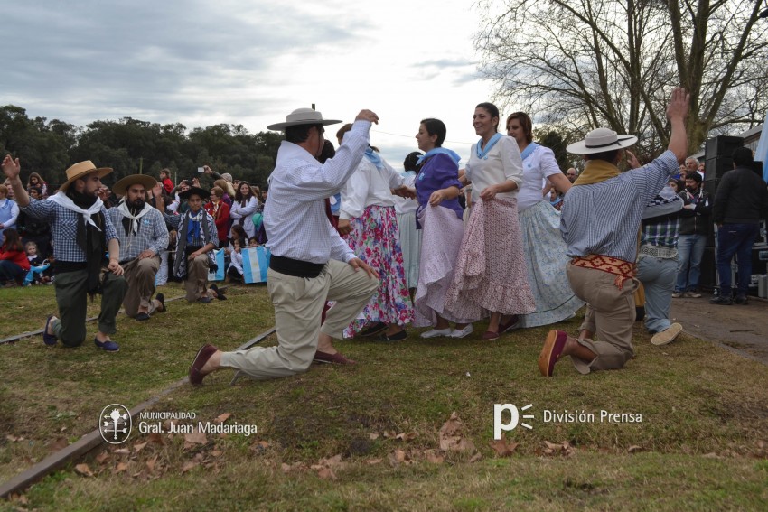 Los festejos del Bicentenario convocaron a miles de vecinos