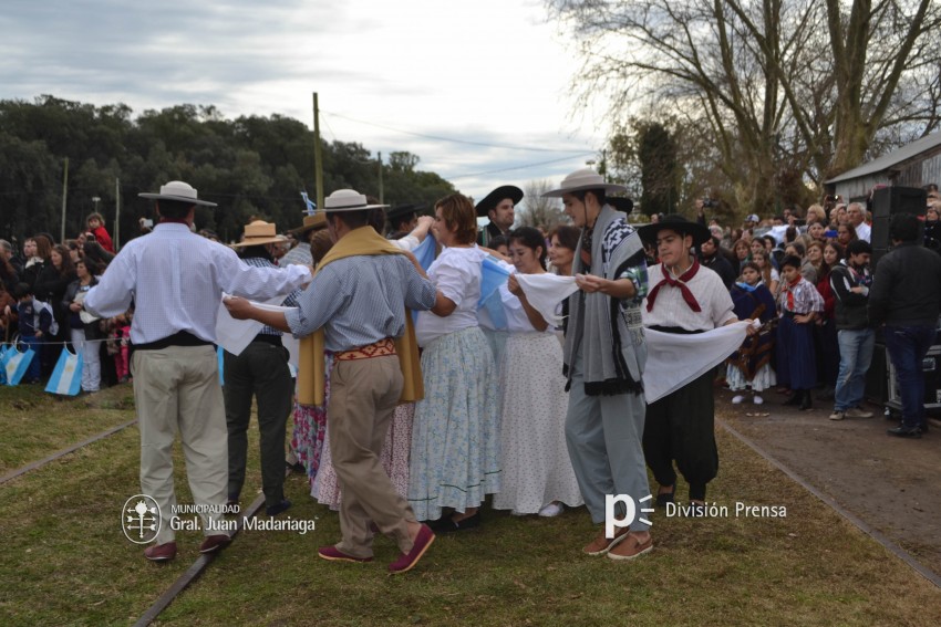 Los festejos del Bicentenario convocaron a miles de vecinos
