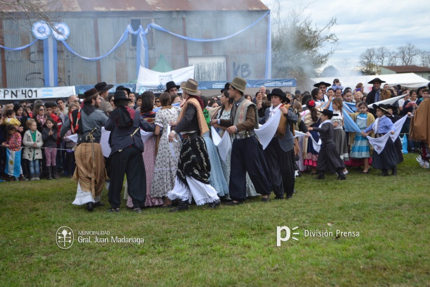 Los festejos del Bicentenario convocaron a miles de vecinos