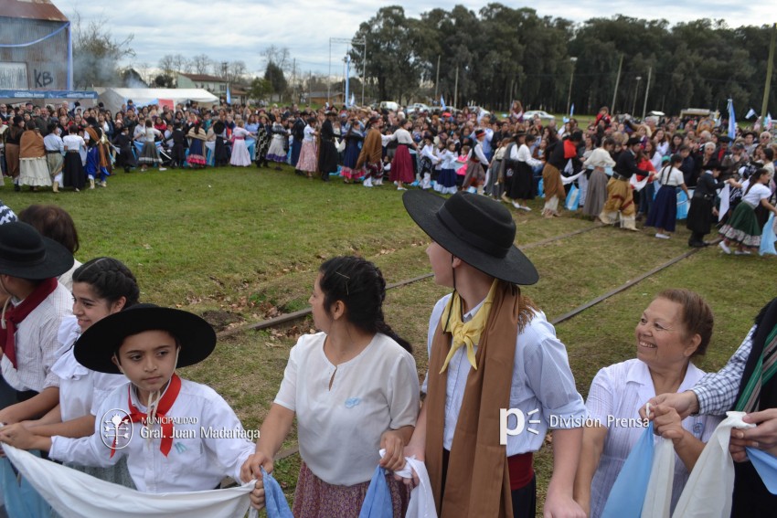 Los festejos del Bicentenario convocaron a miles de vecinos