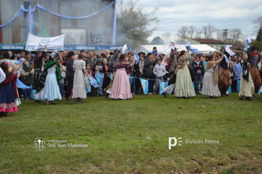 Los festejos del Bicentenario convocaron a miles de vecinos