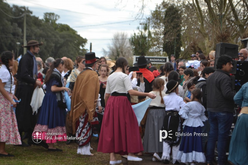 Los festejos del Bicentenario convocaron a miles de vecinos