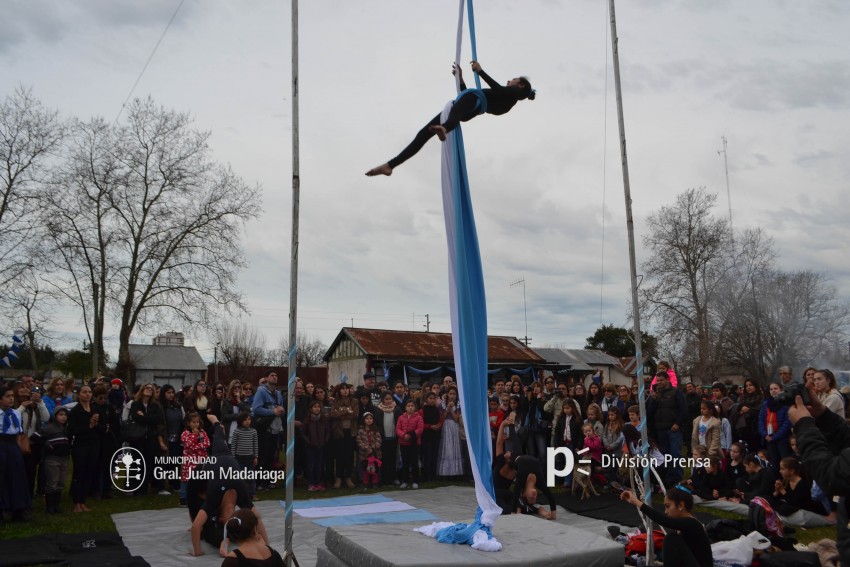 Los festejos del Bicentenario convocaron a miles de vecinos