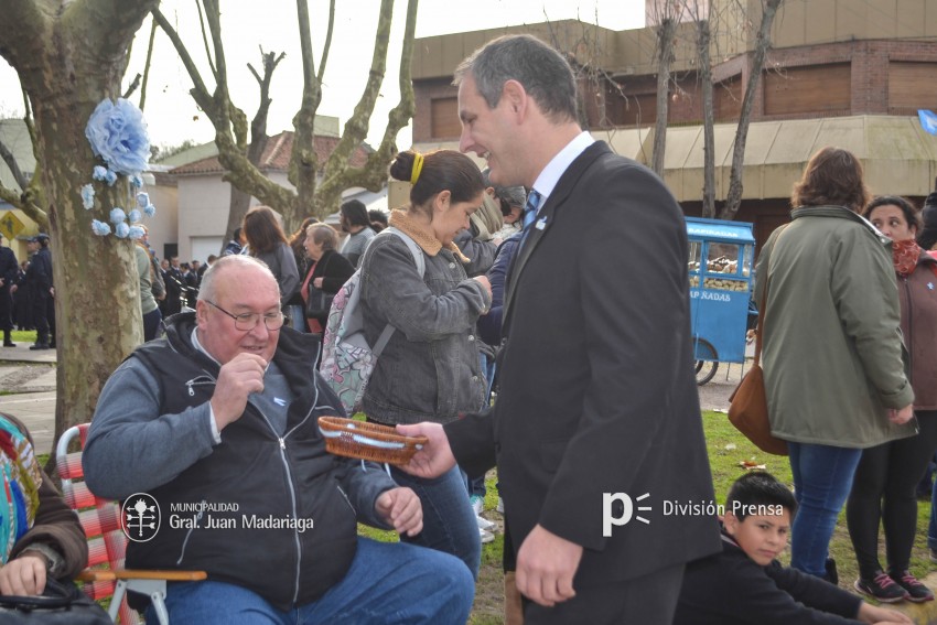 Los festejos del Bicentenario convocaron a miles de vecinos