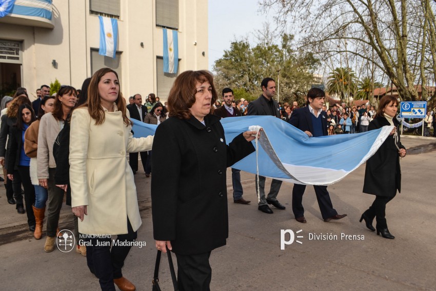 Los festejos del Bicentenario convocaron a miles de vecinos