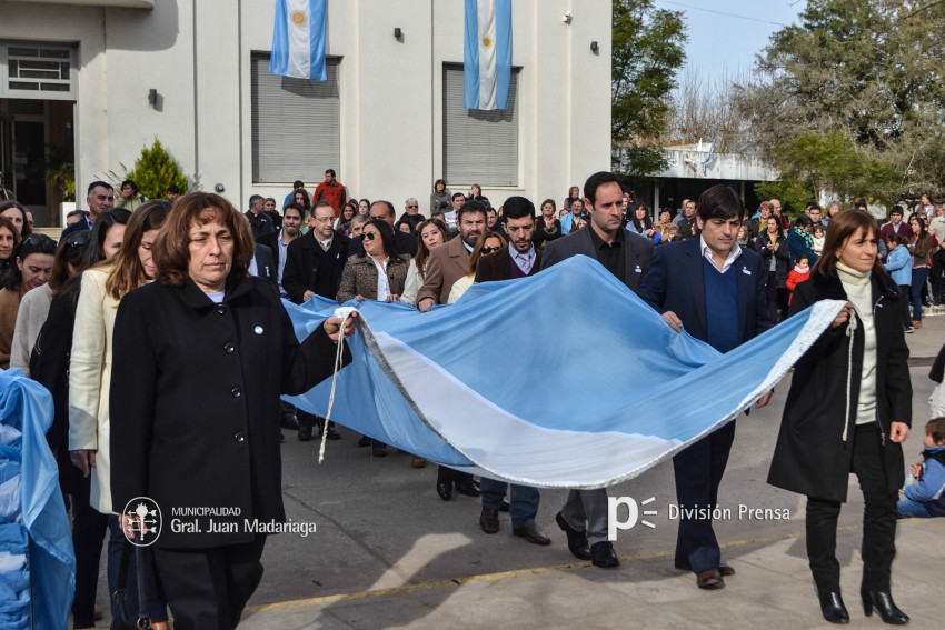 Los festejos del Bicentenario convocaron a miles de vecinos