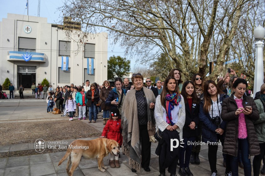 Los festejos del Bicentenario convocaron a miles de vecinos