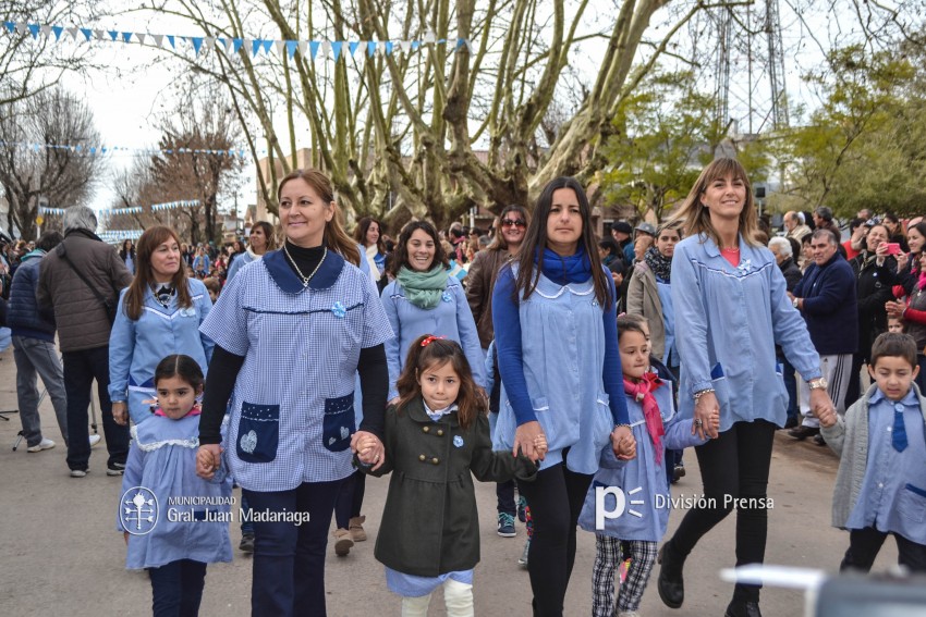 Los festejos del Bicentenario convocaron a miles de vecinos