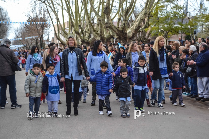 Los festejos del Bicentenario convocaron a miles de vecinos