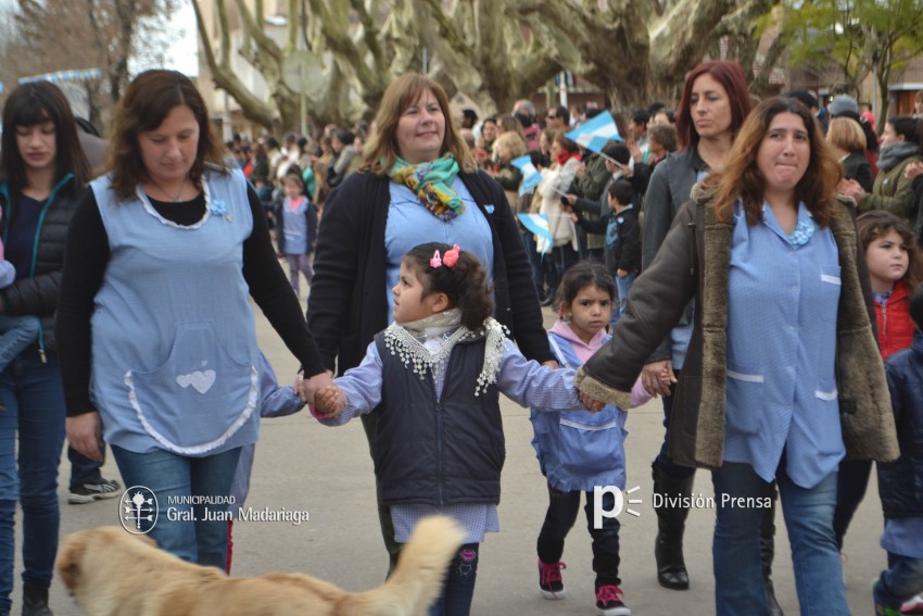 Los festejos del Bicentenario convocaron a miles de vecinos