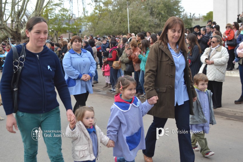 Los festejos del Bicentenario convocaron a miles de vecinos