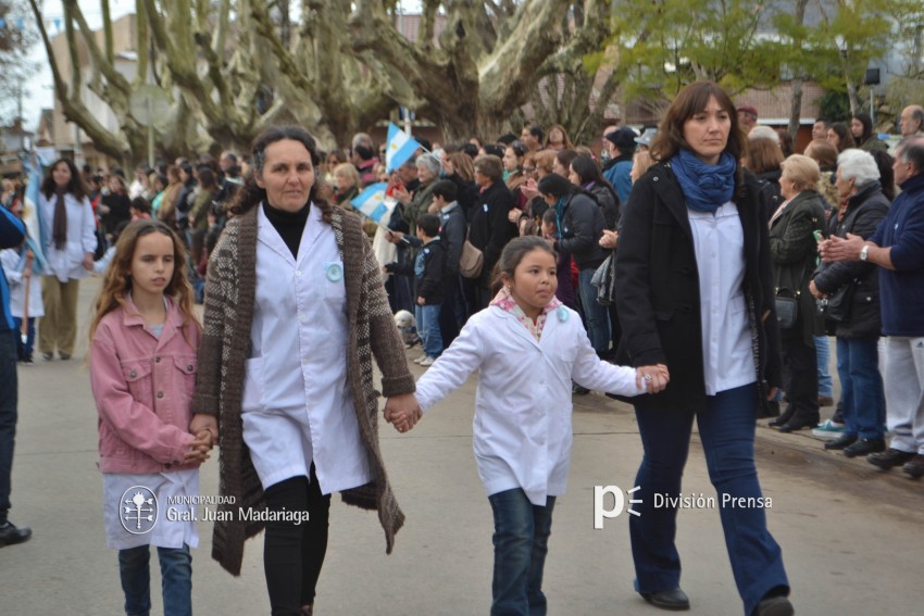 Los festejos del Bicentenario convocaron a miles de vecinos