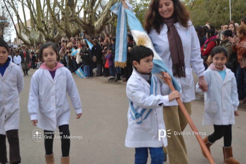 Los festejos del Bicentenario convocaron a miles de vecinos