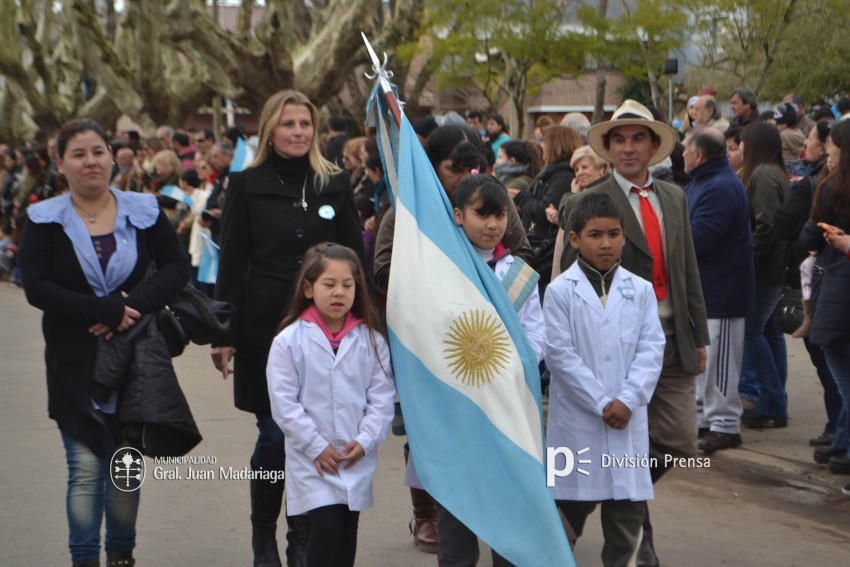 Los festejos del Bicentenario convocaron a miles de vecinos