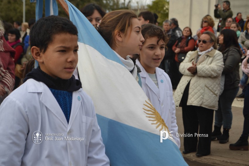 Los festejos del Bicentenario convocaron a miles de vecinos