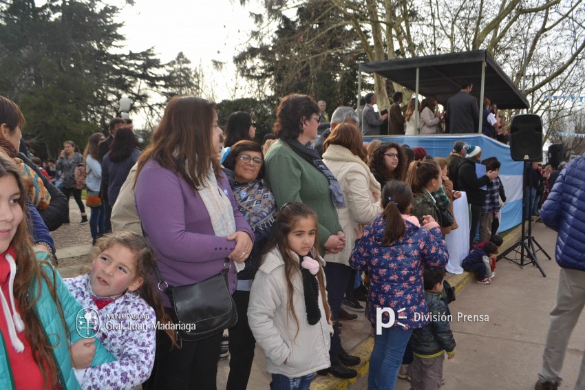 Los festejos del Bicentenario convocaron a miles de vecinos
