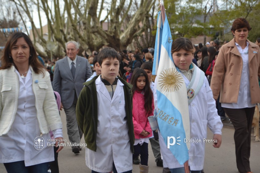 Los festejos del Bicentenario convocaron a miles de vecinos