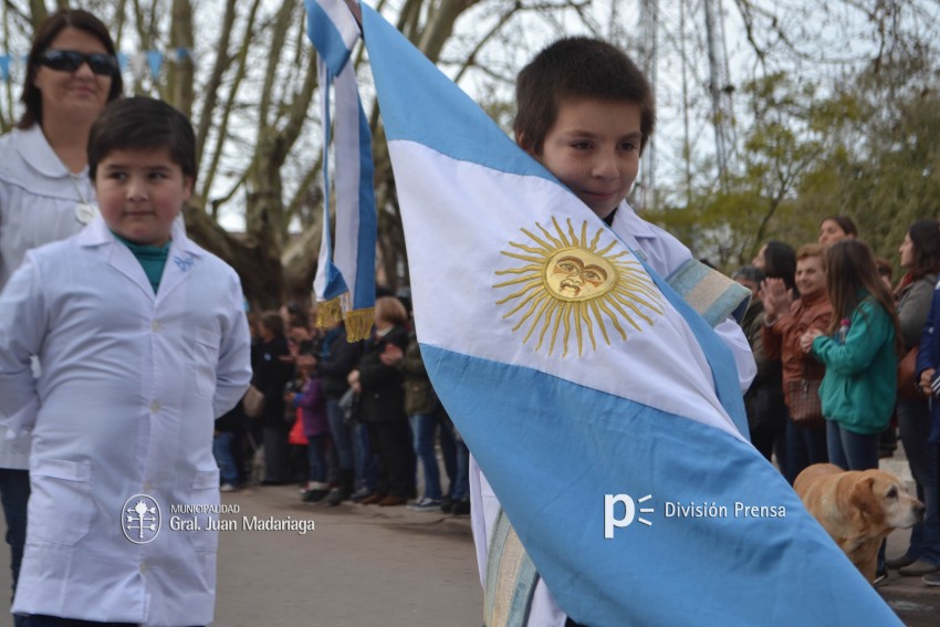 Los festejos del Bicentenario convocaron a miles de vecinos